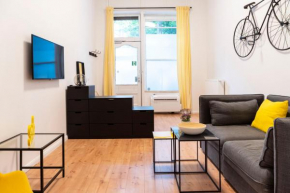 LL Modern dream with AC&high ceilings 3 bedrooms
